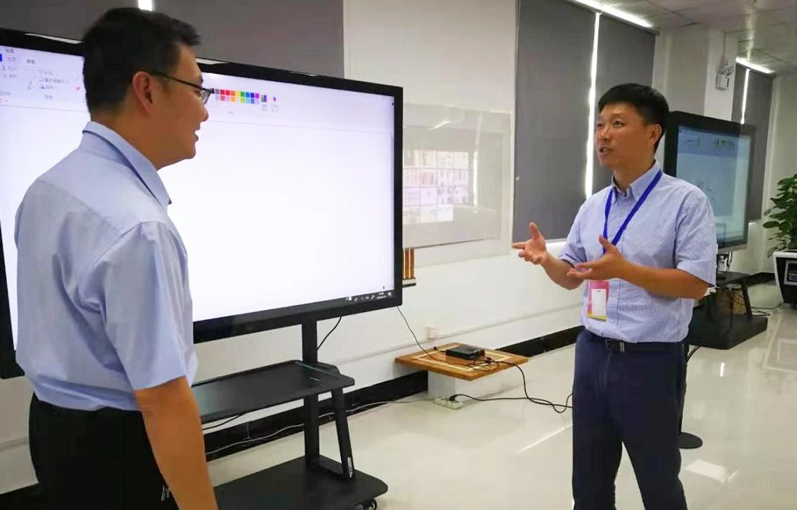 深圳分公司陪同政府園區(qū)對(duì)接考察高端觸摸屏投資選址項(xiàng)目方，高效推進(jìn)項(xiàng)目選址落地