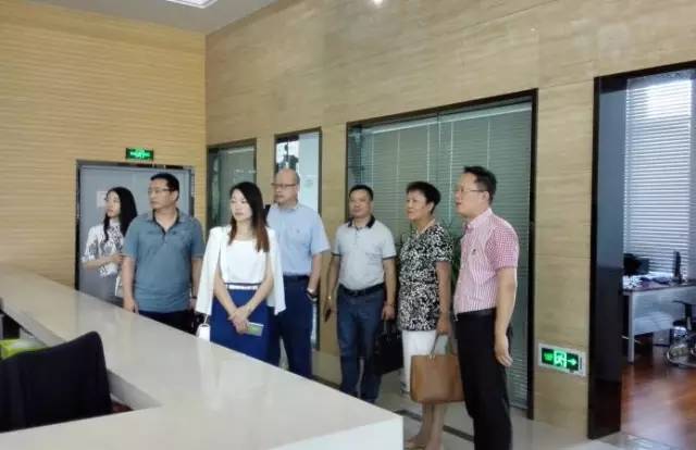 東方龍商務陪同寧波甬嘉恒業(yè)集團實地考察全球性跨境電商投資選址項目,推動雙方項目合作 東方龍商務陪同寧波甬嘉恒業(yè)集團實地考察全球性跨境電商投資選址項目,推動雙方項目合作