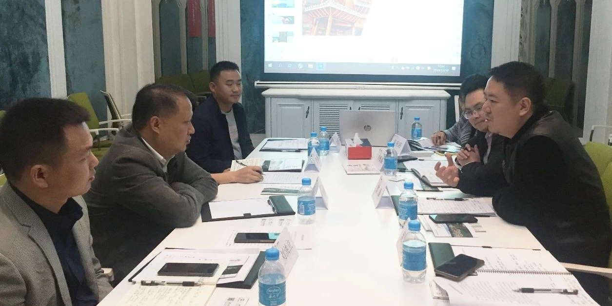 陪同政府園區(qū)對(duì)接考察品牌特色文化旅游集團(tuán)投資選址項(xiàng)目，打造區(qū)域特色產(chǎn)業(yè)集群