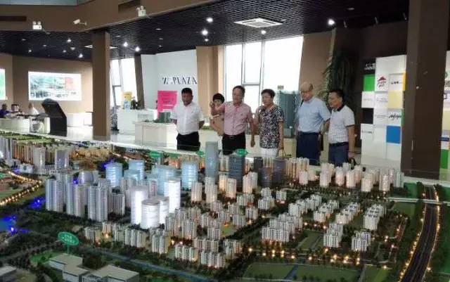 東方龍商務陪同寧波甬嘉恒業(yè)集團實地考察全球性跨境電商投資選址項目,推動雙方項目合作 東方龍商務陪同寧波甬嘉恒業(yè)集團實地考察全球性跨境電商投資選址項目,推動雙方項目合作