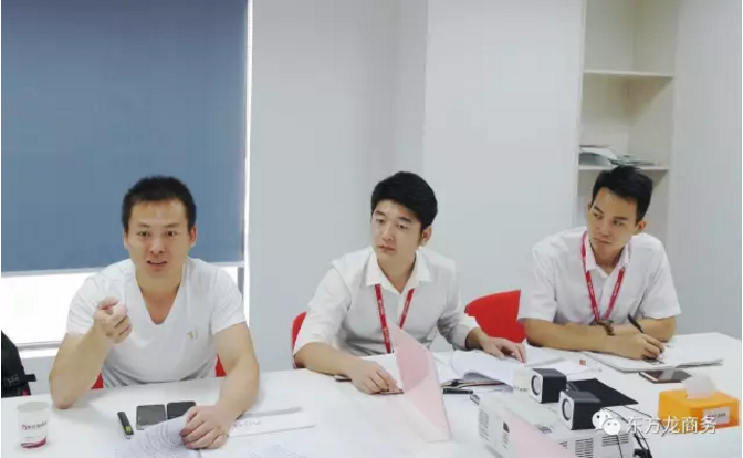 舉行汽車電子產(chǎn)品投資選址項目的政府對接會,政企雙方達(dá)成初步合作意向 舉行汽車電子產(chǎn)品投資選址項目的政府對接會,政企雙方達(dá)成初步合作意向