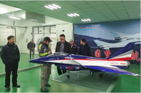 陪同政府園區(qū)赴輕型飛機生產(chǎn)基地投資選址項目方對接考察，精準匹配，加快轉(zhuǎn)化對接成果