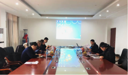 陪同政府園區(qū)對接考察品牌鋰電材料擴建生產(chǎn)投資選址項目，互聯(lián)互通，促進政企聯(lián)動發(fā)展
