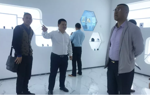 在5G智能終端+工業(yè)平板電腦投資選址項(xiàng)目方舉行政府對(duì)接會(huì)，提升招商規(guī)模與時(shí)效，加快項(xiàng)目對(duì)接與落地