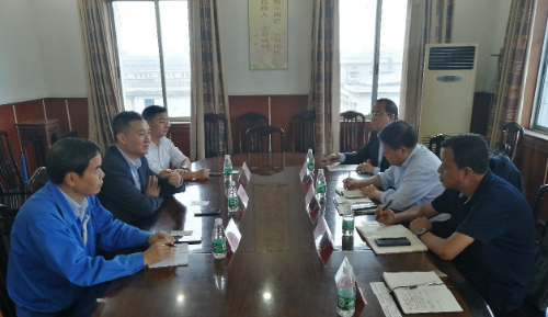 陪同政府園區(qū)赴老牌服裝面料擴建投資選址項目方對接考察，推動服裝面料制造智能化