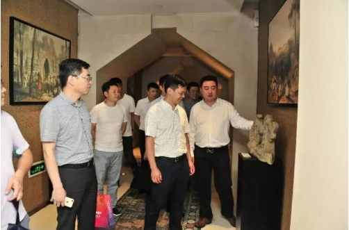 陪同政府園區(qū)赴縣域總部基地投資選址項(xiàng)目方對(duì)接考察，助力產(chǎn)業(yè)轉(zhuǎn)型升級(jí)，促進(jìn)縣域經(jīng)濟(jì)發(fā)展