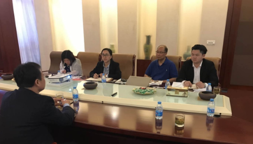 陪同政府園區(qū)赴阻燃劑投資選址項(xiàng)目方對接考察，達(dá)成初步合作意向