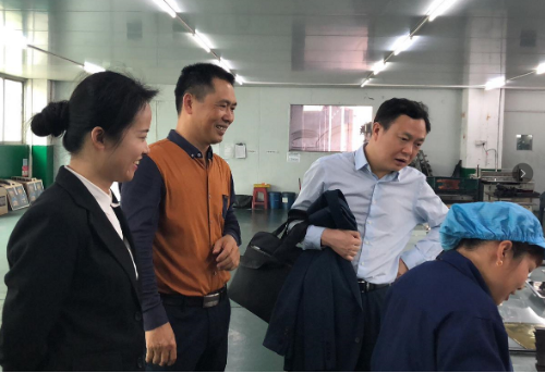 陪同政府園區(qū)對接考察高倍率鋰電池搬遷投資選址項(xiàng)目，高效推進(jìn)項(xiàng)目選址落地