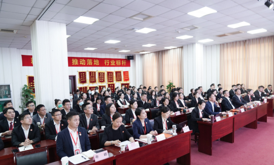 以“四輪驅(qū)動(dòng)”為核心，保持健康發(fā)展態(tài)勢(shì)！東方龍商務(wù)集團(tuán)4月份月度總結(jié)會(huì)圓滿(mǎn)舉行