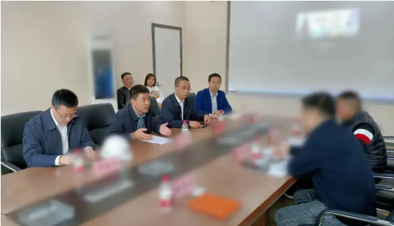 加大力度、加快速度、搶抓進度！老牌休閑鞋服投資選址項目方成功考察河北某地方政府