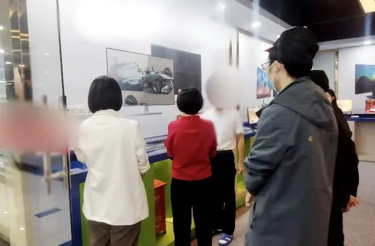 投資額8億，年產(chǎn)值25億！四川某地方政府實地對接高端新型顯示器生產(chǎn)投資選址項目