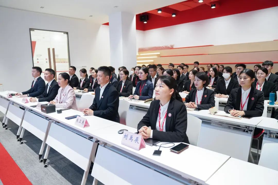 借助“進(jìn)博磁力”，搶抓發(fā)展新機(jī)！10月下旬，集團(tuán)成功通過35個優(yōu)質(zhì)投資選址項(xiàng)目