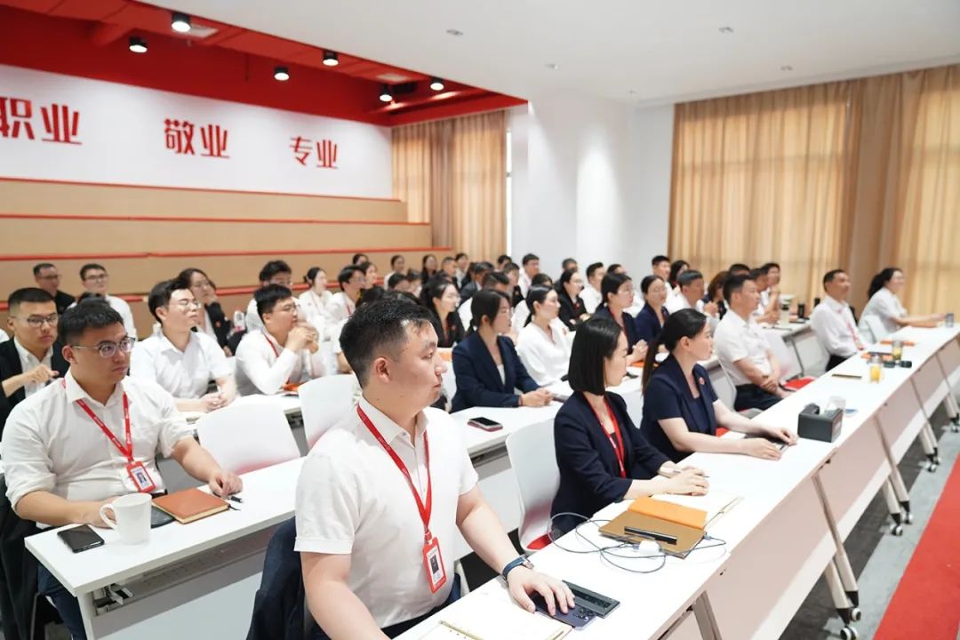 從心出發(fā)，向心而行！東方龍商務(wù)集團(tuán)組織《十年發(fā)展與心性領(lǐng)導(dǎo)力》主題培訓(xùn)！