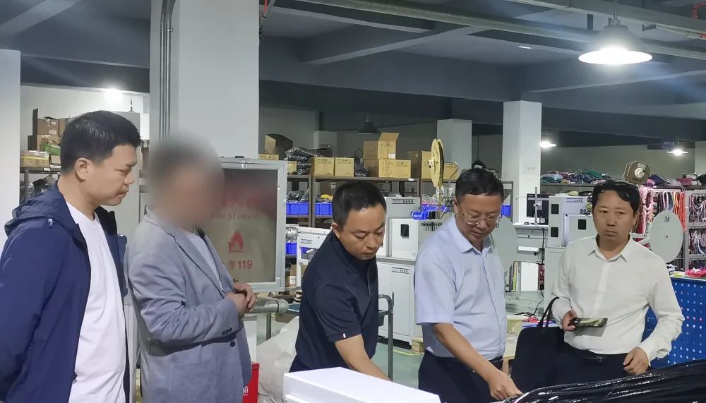 加緊推進時效，鞏固合作成果，增進落地可能！四川某地方政府實地考察機械設備零部件擴建投資選址項目企業(yè)