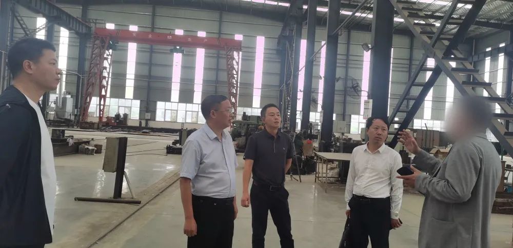 加緊推進時效，鞏固合作成果，增進落地可能！四川某地方政府實地考察機械設備零部件擴建投資選址項目企業(yè)