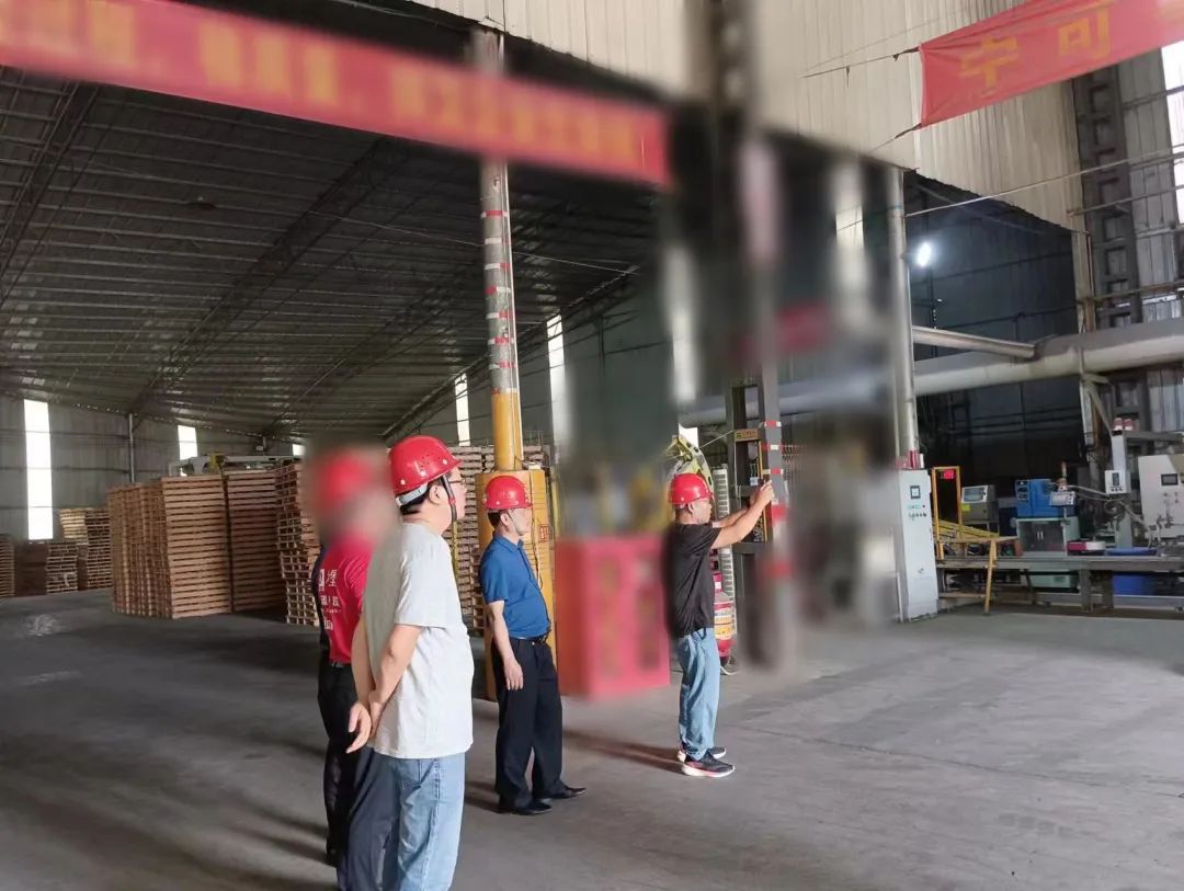 一家政府同日對接兩個項目！廣西某地方政府先后對接環(huán)保塑料產(chǎn)品生產(chǎn)投資選址項目和十強品牌建筑材料擴建項目