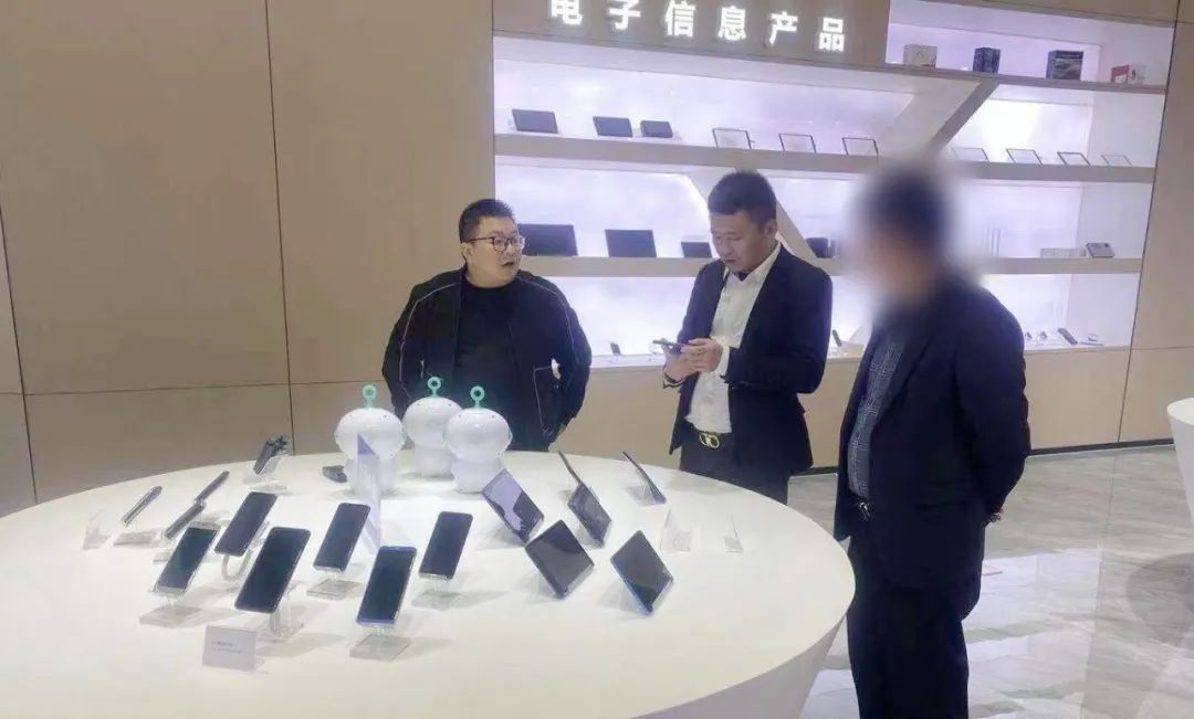 英業(yè)達(dá)等知名企業(yè)合作商！光電顯示觸控模組生產(chǎn)投資選址項(xiàng)目方反向考察四川某地方政府