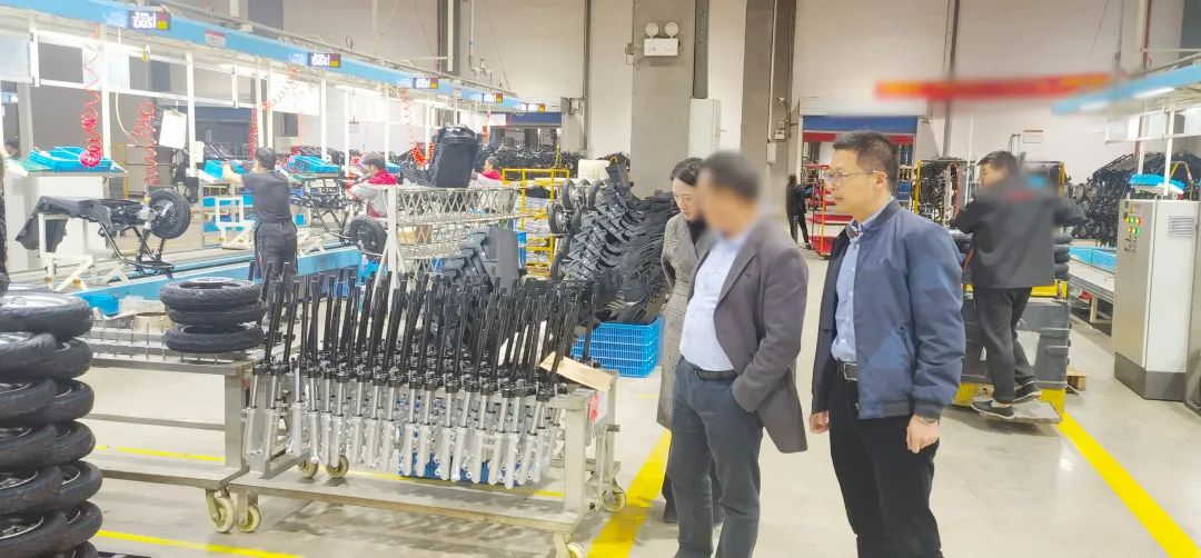 年產(chǎn)值10億！國際知名品牌新能源電動車擴建投資選址項目方反向考察重慶某地方政府