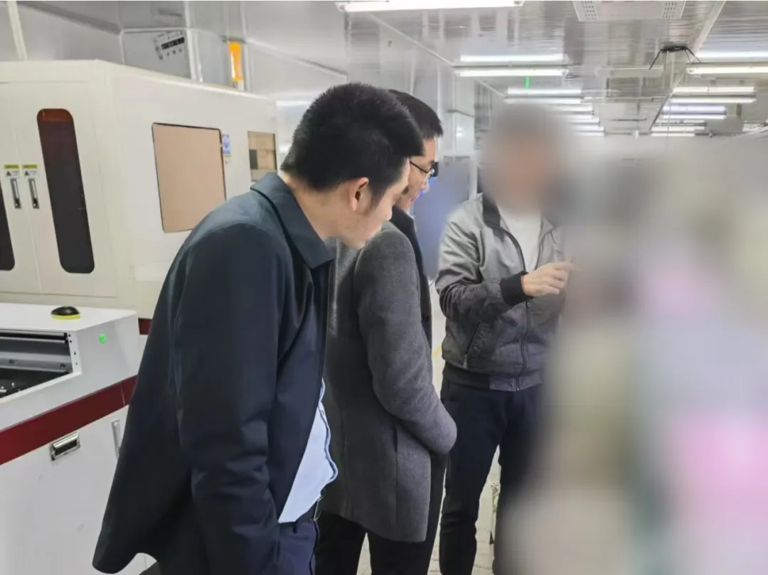 高新技術(shù)企業(yè)，客戶群體穩(wěn)定性高、知名度高！湖南某地方政府實(shí)地對接顯示玻璃面板生產(chǎn)擴(kuò)建投資選址項(xiàng)目